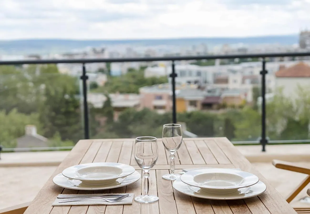 Stylish Flat with Balcony & City Views - Briz, Varna by Flat mаnаger Bulgaria